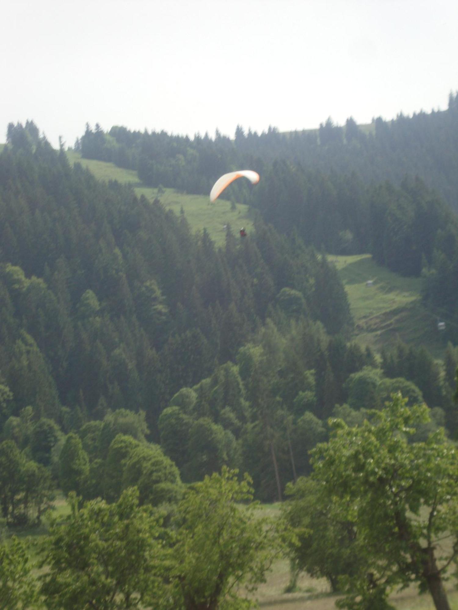 Sixenhof Apartment นีเดอเรา ภายนอก รูปภาพ
